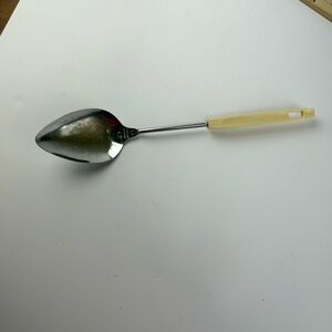Androck Vintage Ekco Beige Almond Serving Spoon Plastic and Metal SEE ALL.